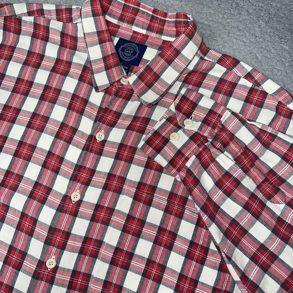 VTG GAP Crest Tag Shirt Men's Sz L Red Plaid Flannel Button Up Made Portugal 90s